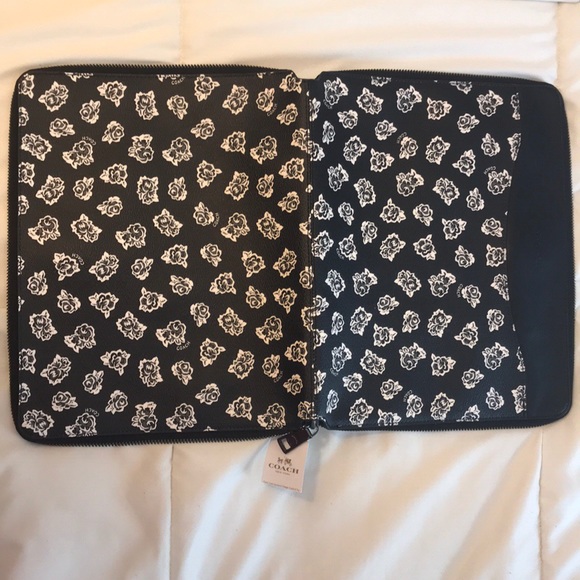 Coach Tech Case in Floral Print Canvas - Picture 4 of 7